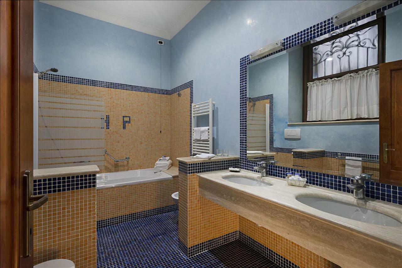Hotel Portoghesi Рим Екстериор снимка