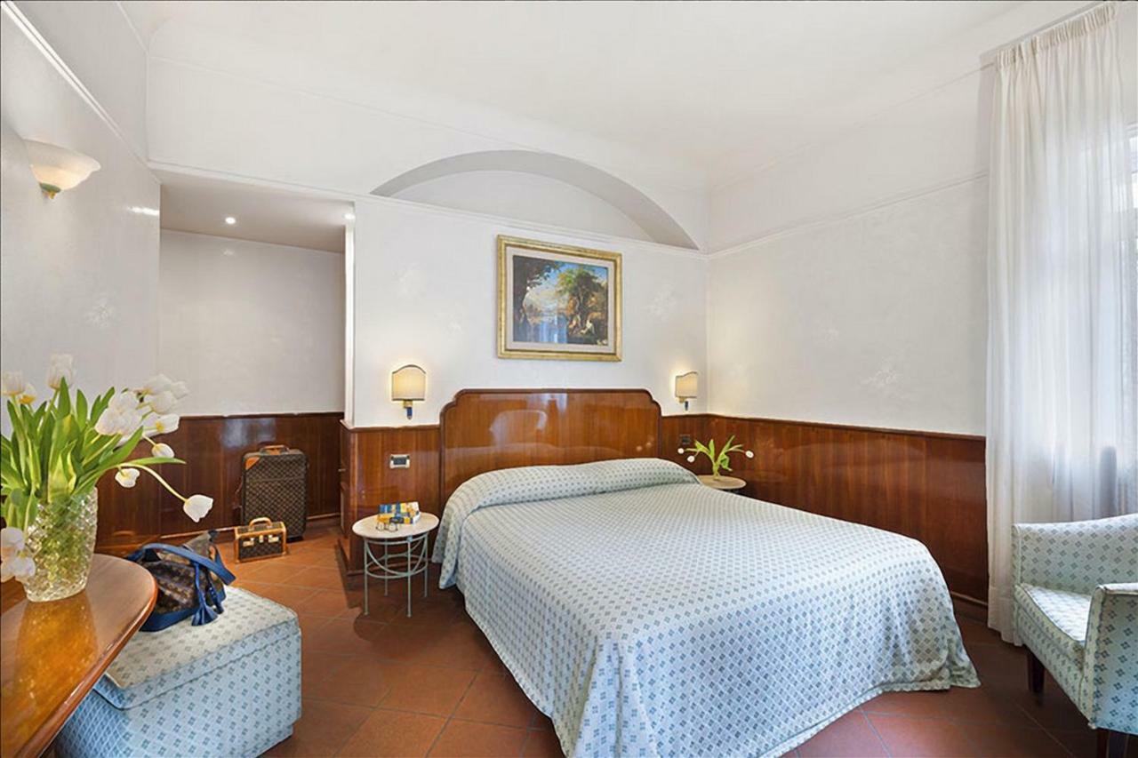 Hotel Portoghesi Рим Екстериор снимка