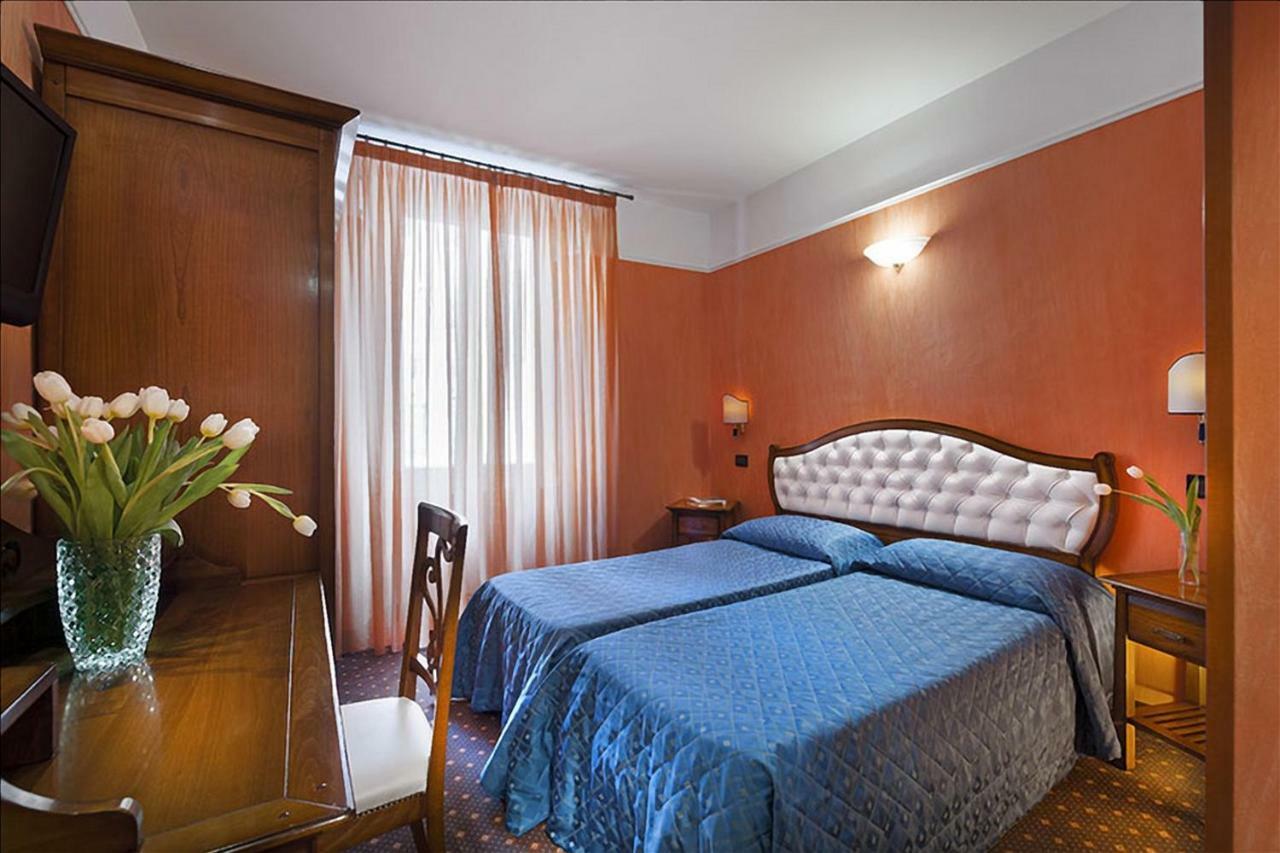 Hotel Portoghesi Рим Екстериор снимка