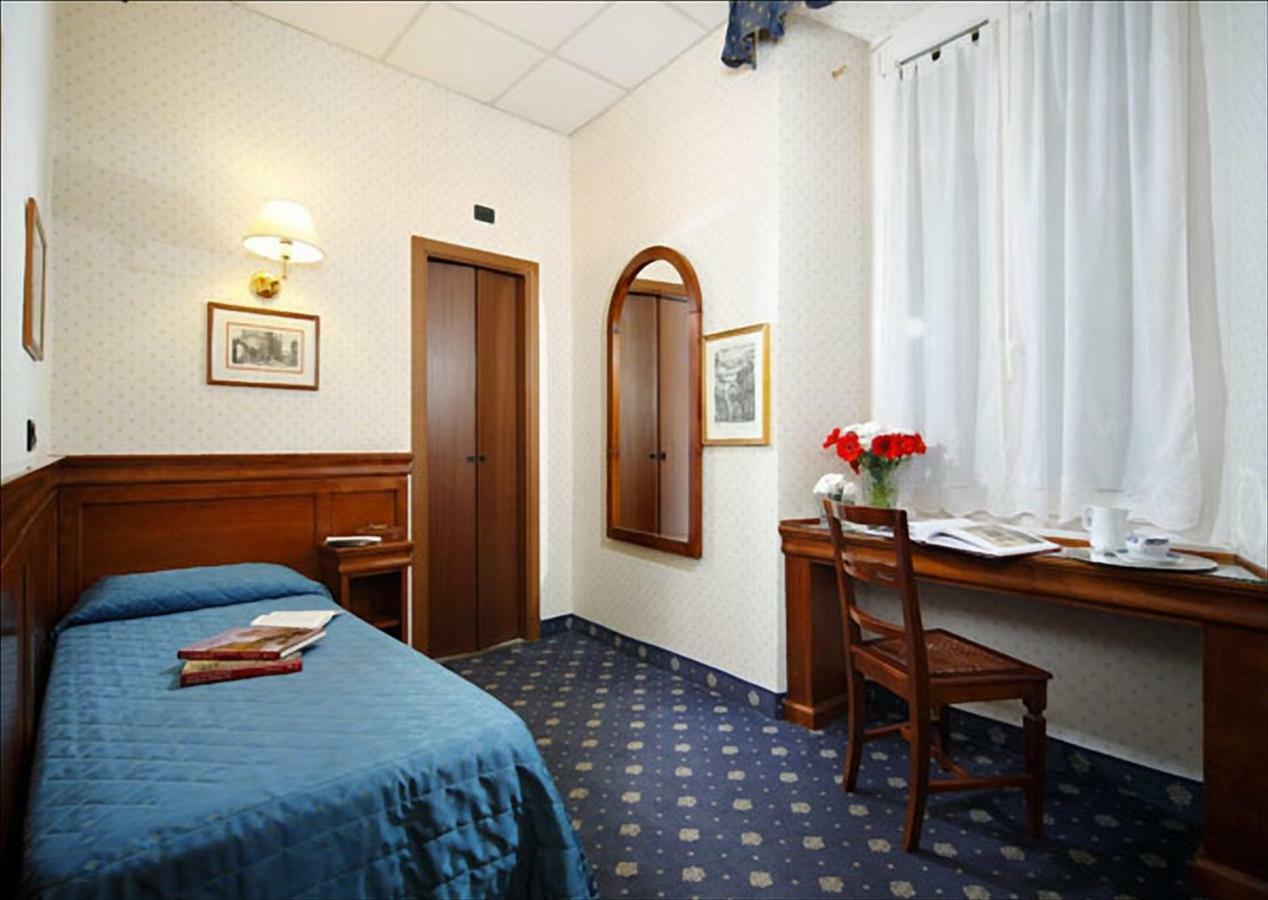 Hotel Portoghesi Рим Екстериор снимка
