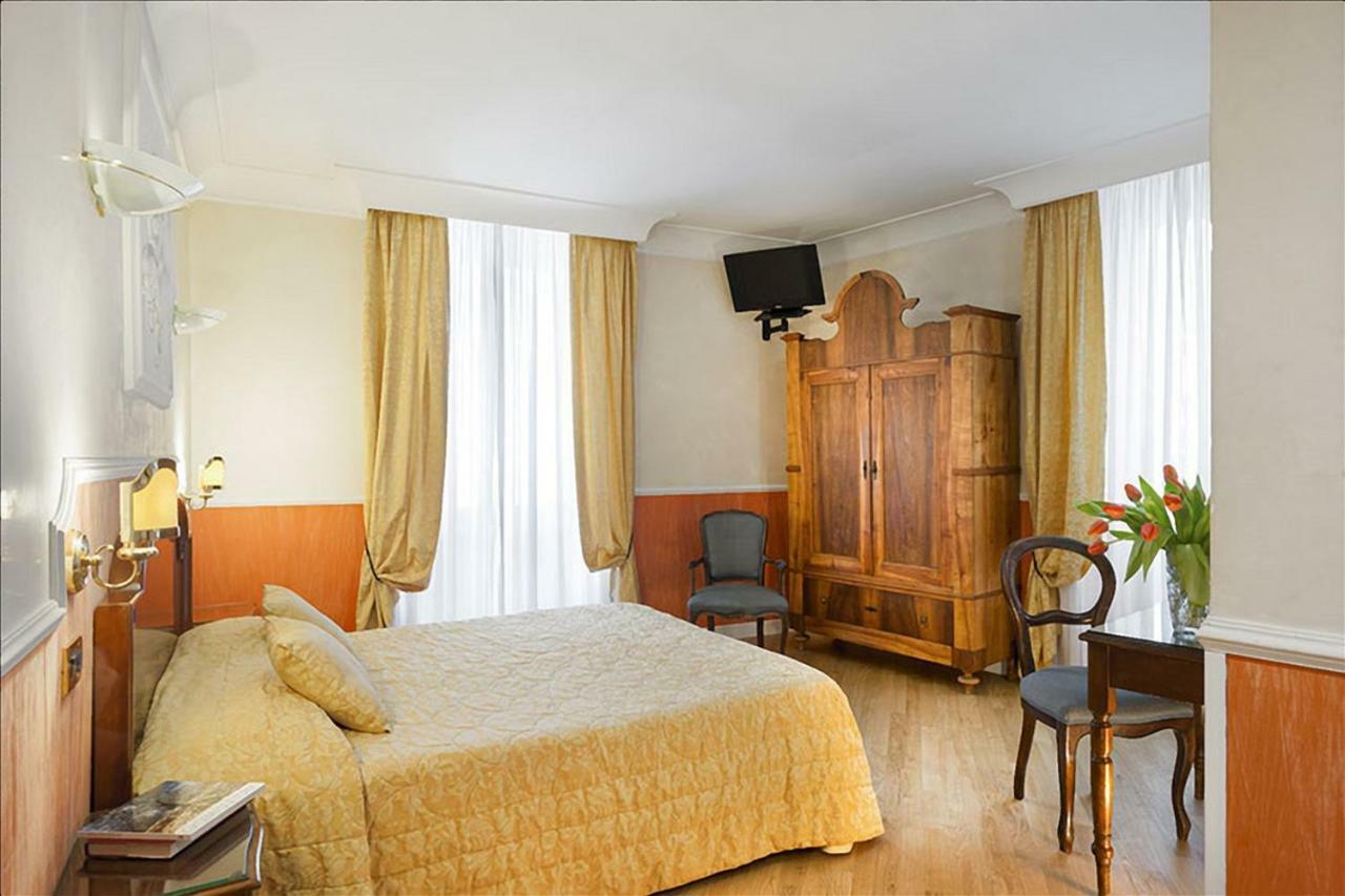 Hotel Portoghesi Рим Екстериор снимка